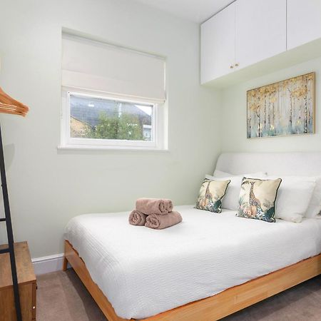 Cosy Flat 5 Min From Holland Park Station! London Apartment ภายนอก รูปภาพ