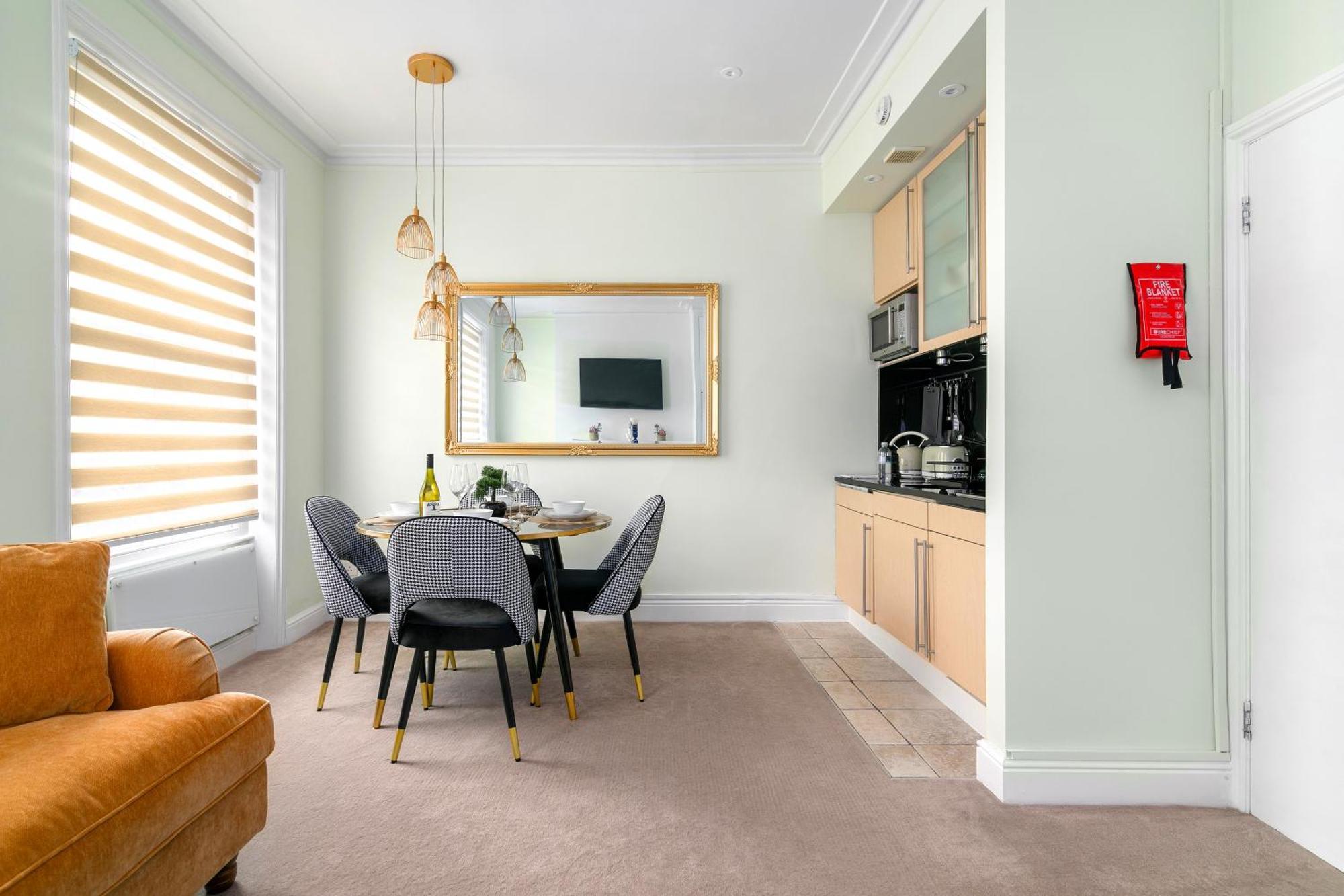 Cosy Flat 5 Min From Holland Park Station! London Apartment ภายนอก รูปภาพ