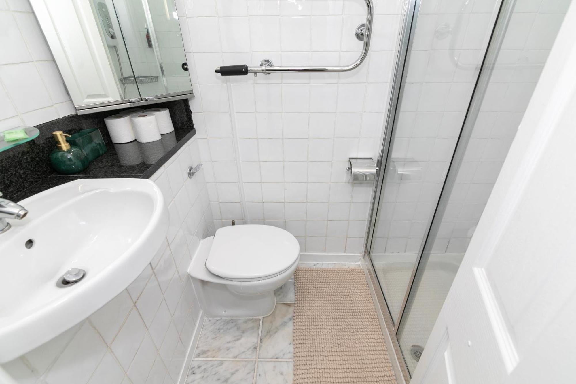Cosy Flat 5 Min From Holland Park Station! London Apartment ภายนอก รูปภาพ