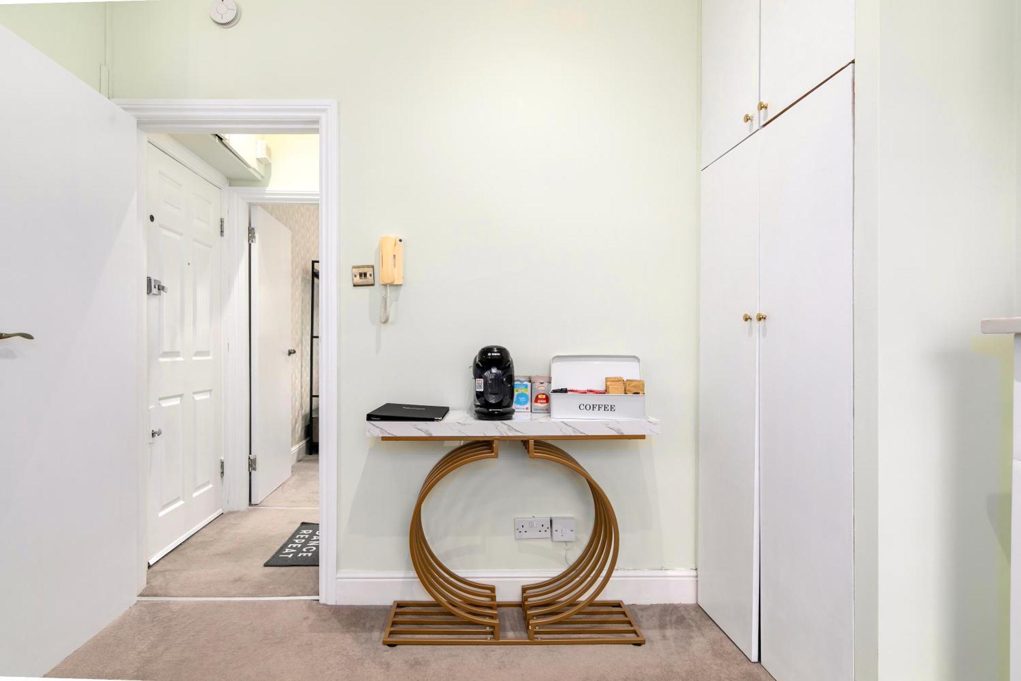 Cosy Flat 5 Min From Holland Park Station! London Apartment ภายนอก รูปภาพ