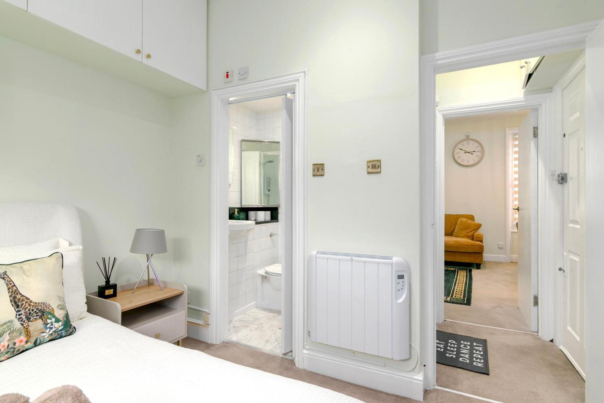 Cosy Flat 5 Min From Holland Park Station! London Apartment ภายนอก รูปภาพ