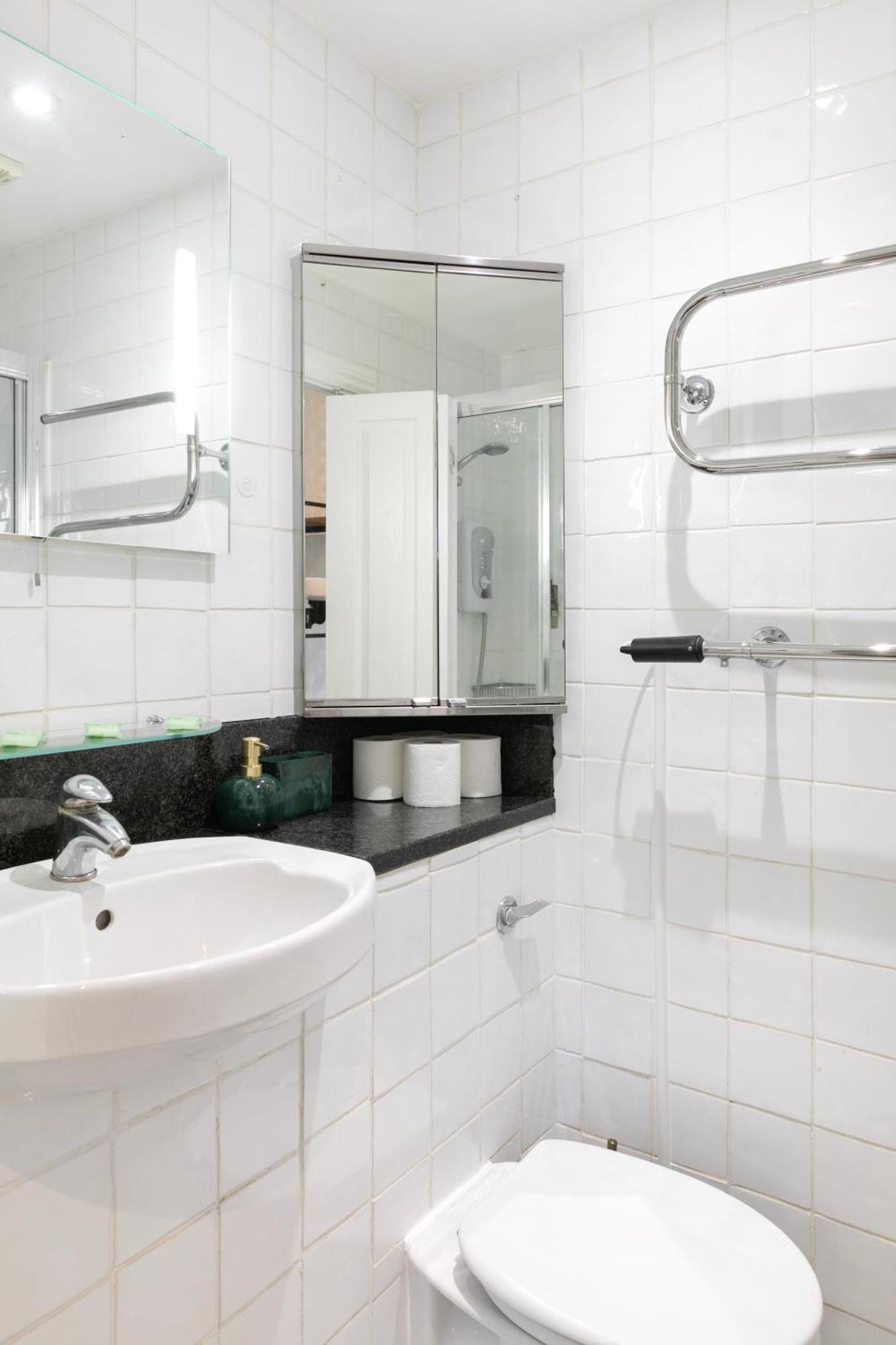 Cosy Flat 5 Min From Holland Park Station! London Apartment ภายนอก รูปภาพ